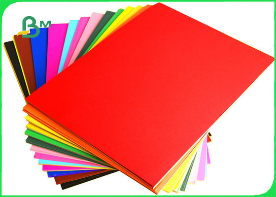 DIY를 위한 230gsm 250gsm 빛깔 카드 용지 논문은 매끄러운 표면 A3 A4를 정교하게 만듭니다