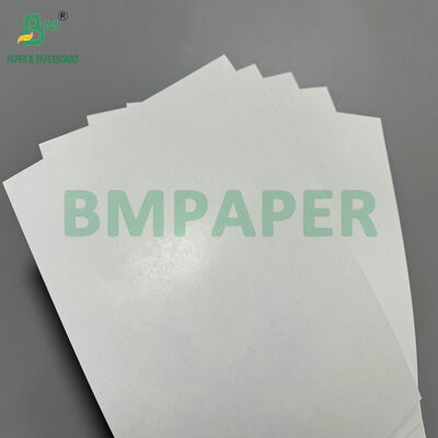 두께 높은 딱딱성 블랙 코어 310gsm 320gsm 게임 카드 종이 보드 게임 제조업체